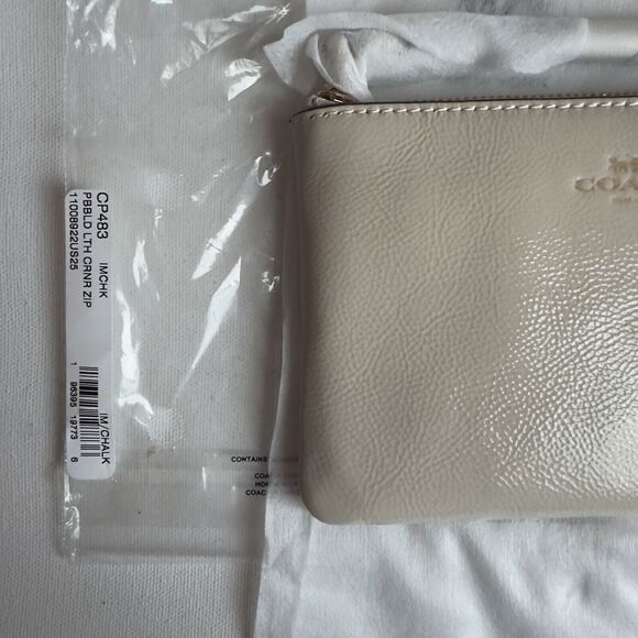 COACH Corner Zip Wristlet Pebbled Leather Gold and Chalk w/TAGS $88 - Picture 6 of 13